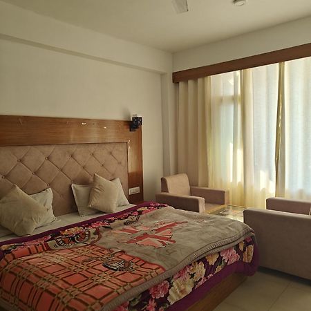 Santosh Cafe & Rooms Amritsar Esterno foto